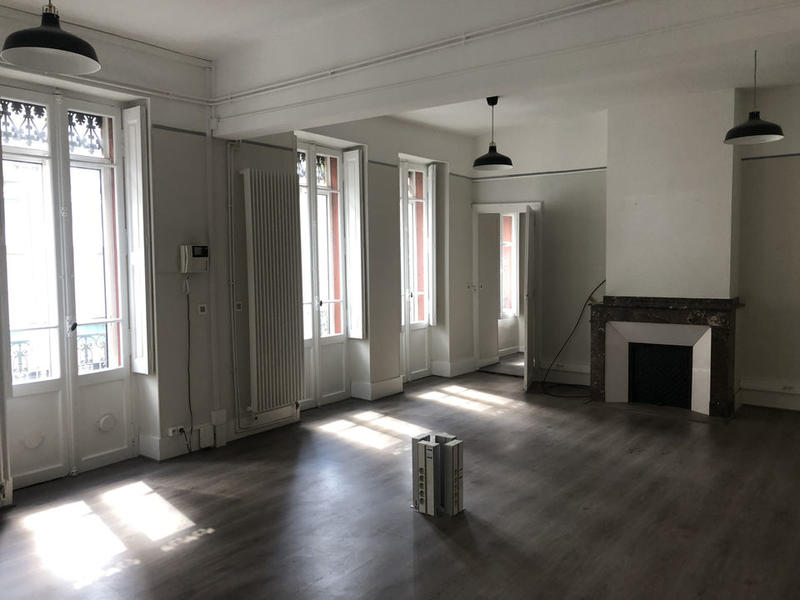 Bureau - 191 m² - 6 pièces