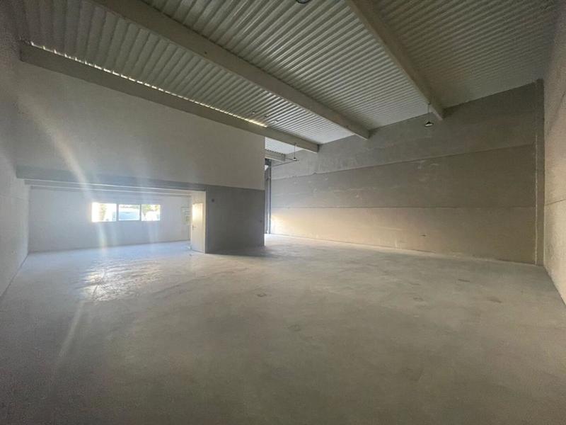 Entrepôt - 448 m²
