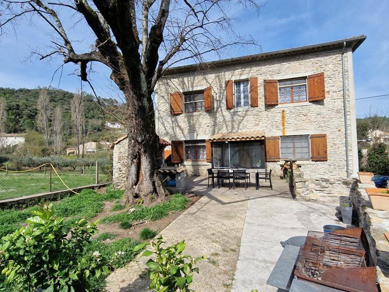 Maison provençale - 220 m² - 10 pièces