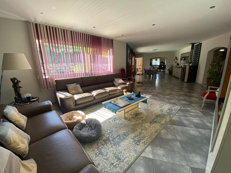 Maison - 254 m² - 4 pièces