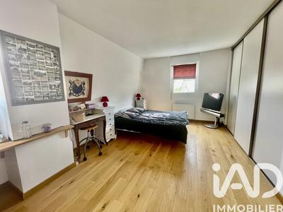 Maison - 213 m² - 8 pièces