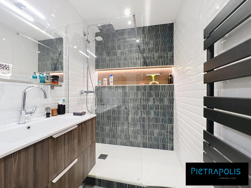 Appartement - 75 m² - 3 pièces