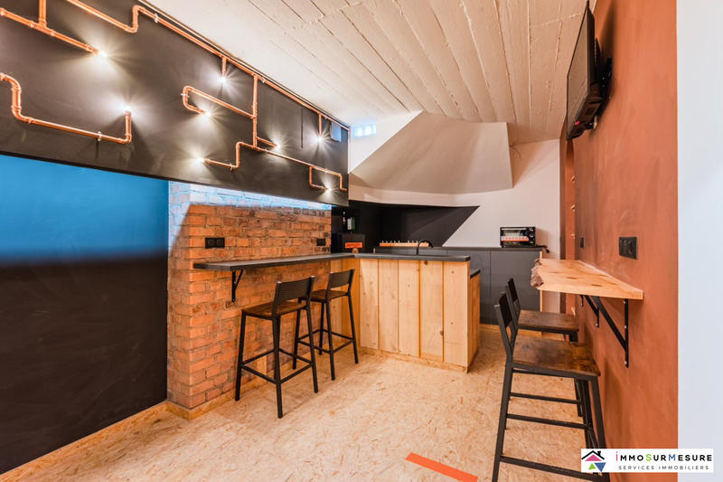 Appartement - 204 m² - 5 pièces