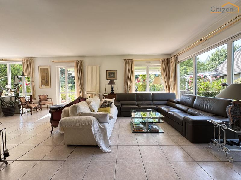 Maison contemporaine - 209 m² - 6 pièces