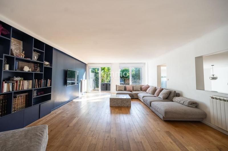 Maison d'architecte - 250 m² - 7 pièces