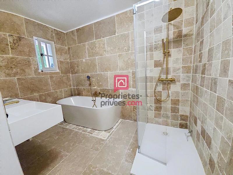 Villa - 220 m² - 9 pièces