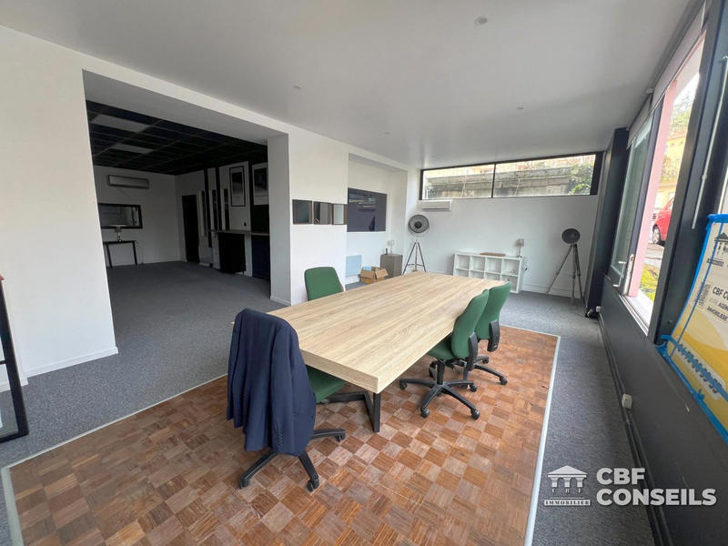 Bureau - 160 m² - 4 pièces