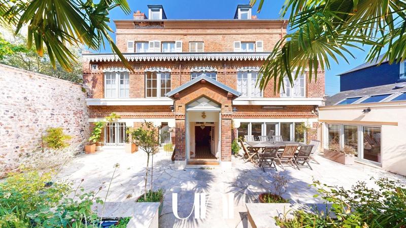 Maison bourgeoise - 264 m² - 7 pièces