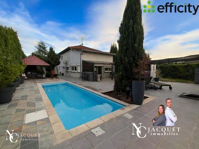 Villa - 200 m² - 8 pièces