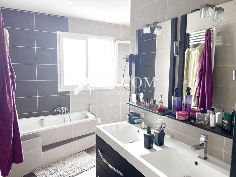 Maison - 110 m² - 6 pièces