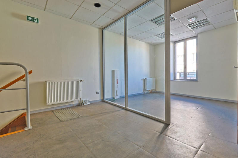 Immeuble - 140 m² - 8 pièces