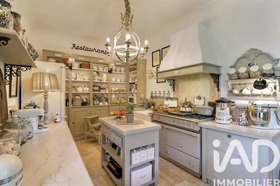 Maison - 460 m² - 19 pièces