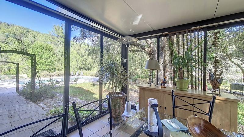 Maison traditionnelle - 169 m² - 6 pièces