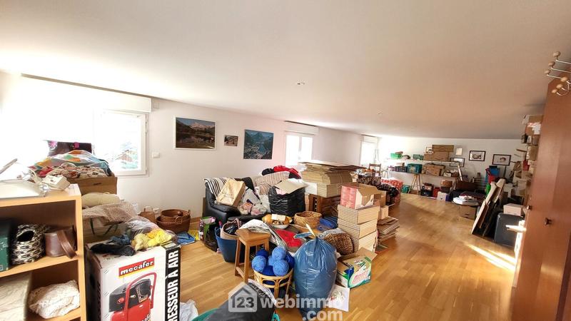 Maison - 238 m² - 7 pièces