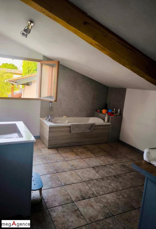 Propriété - 185 m² - 6 pièces