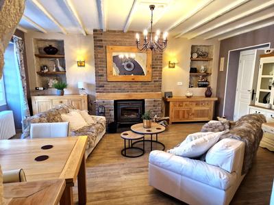 Maison traditionnelle - 265 m² - 8 pièces