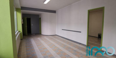 Local commercial - 75 m² - 2 pièces