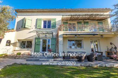 Maison - 180 m² - 7 pièces