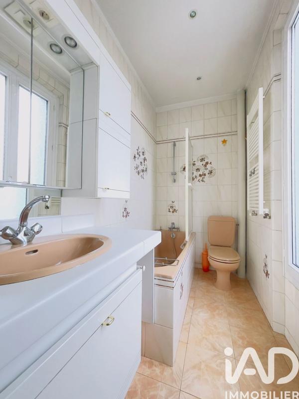 Maison - 246 m² - 10 pièces