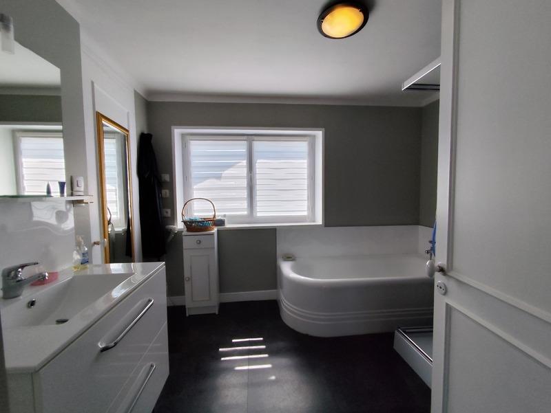 Maison - 145 m² - 7 pièces