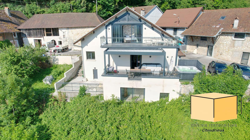 Maison - 125 m² - 6 pièces