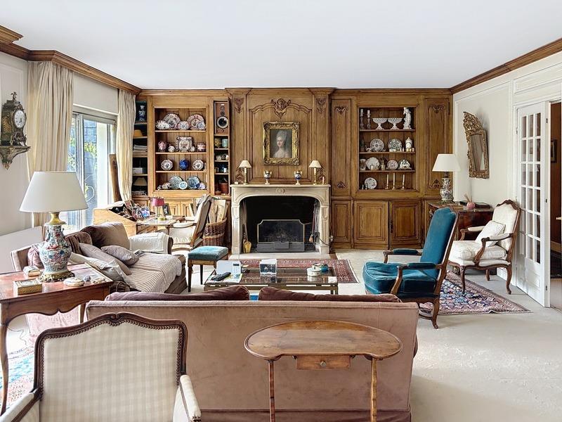 Appartement - 200 m² - 6 pièces