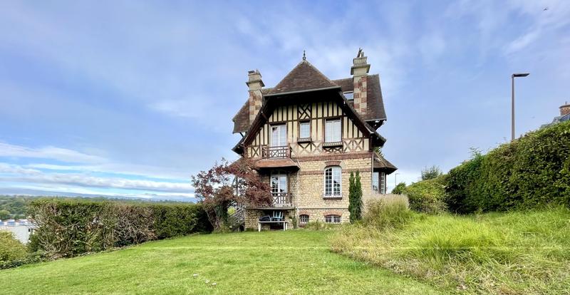 Maison ancienne - 151 m² - 6 pièces