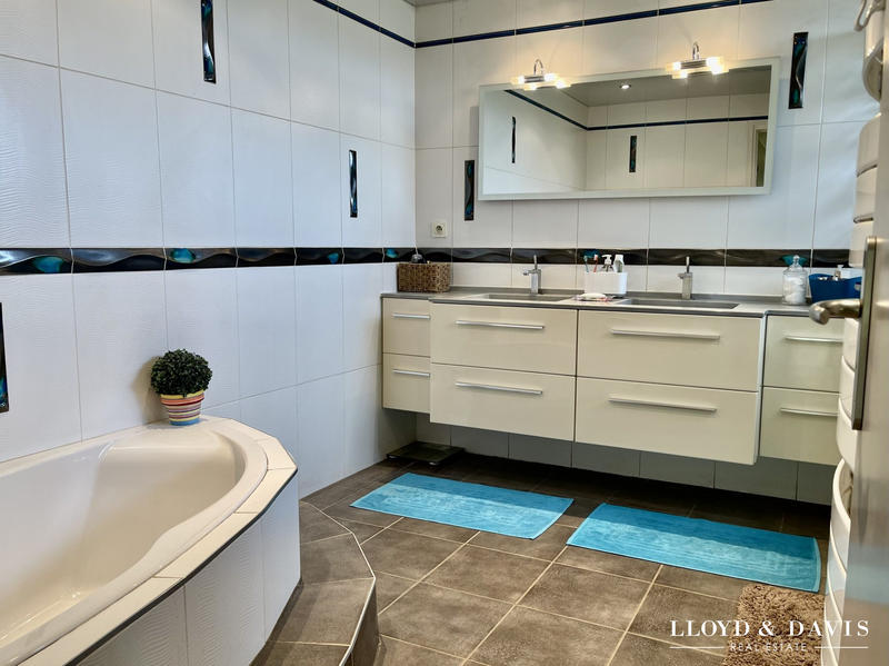 Maison contemporaine - 120 m² - 5 pièces