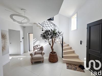 Maison - 240 m² - 10 pièces