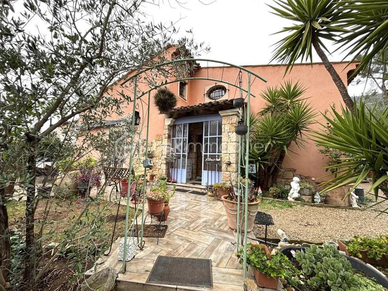 Maison - 200 m² - 6 pièces