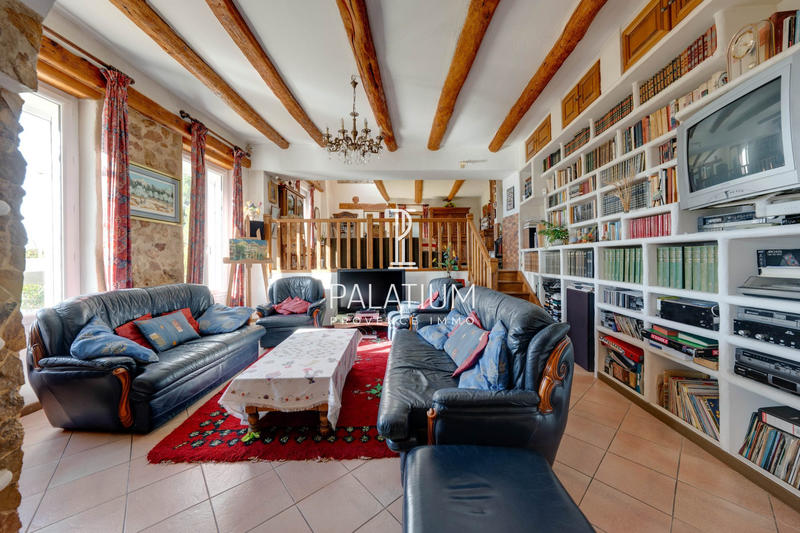 Maison - 284 m² - 12 pièces