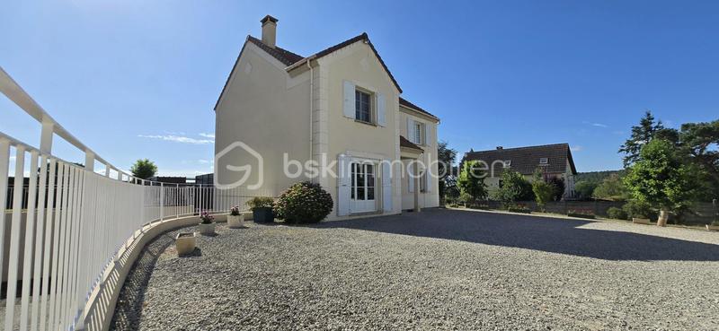 Maison - 140 m² - 6 pièces