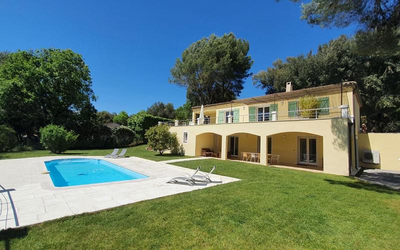 Villa - 325 m² - 5 pièces