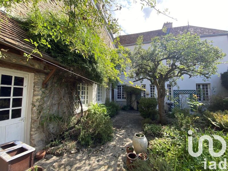 Maison - 246 m² - 9 pièces