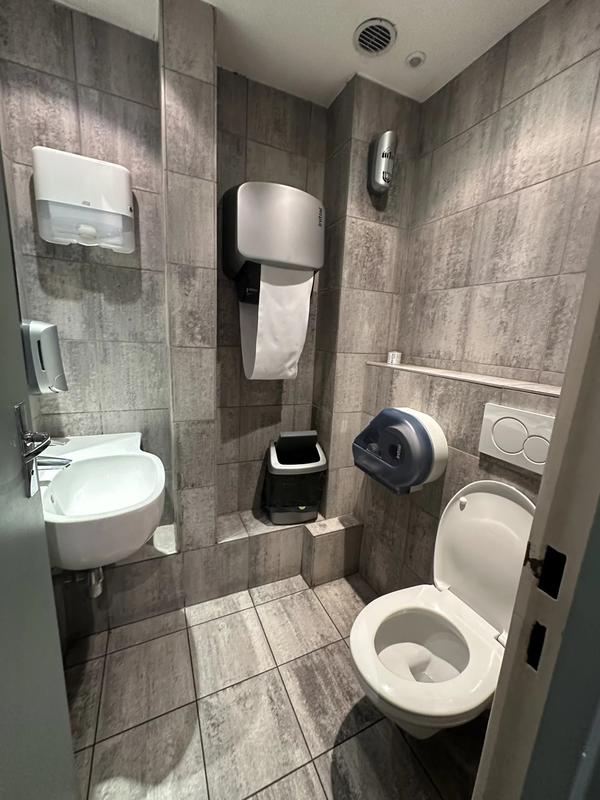 Local commercial - 401 m²