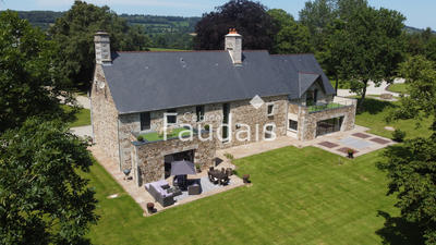 Propriété - 450 m² - 10 pièces