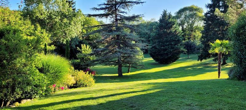 Maison - 234 m² - 10 pièces