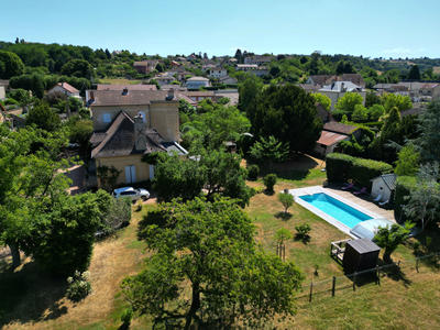 Propriété - 276 m² - 15 pièces