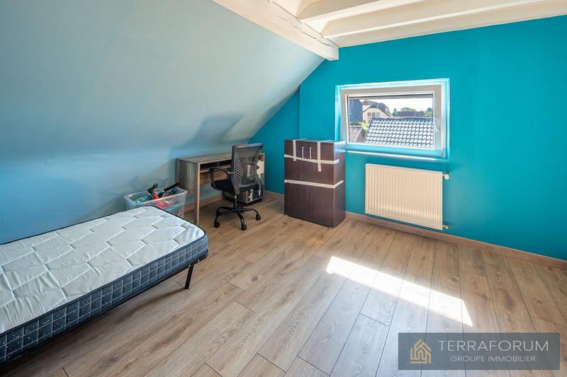 Maison - 202 m² - 9 pièces