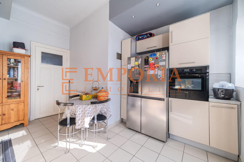 Appartement - 155 m² - 6 pièces