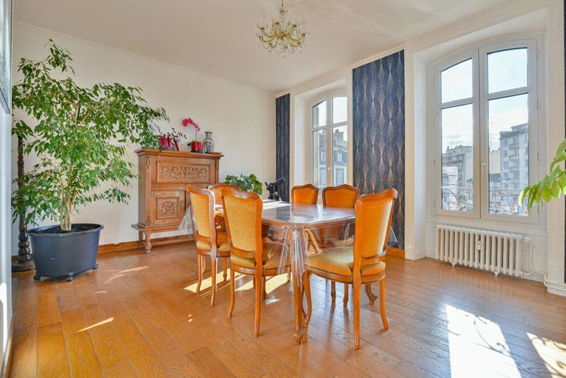 Appartement - 135 m² - 6 pièces