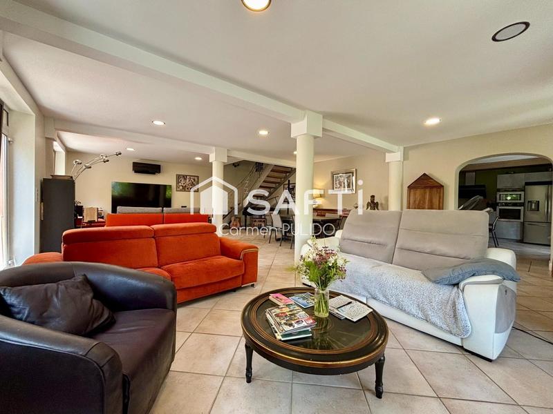 Maison - 200 m² - 6 pièces