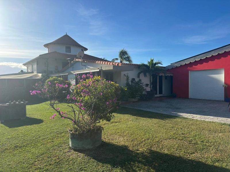 Maison - 332 m² - 10 pièces