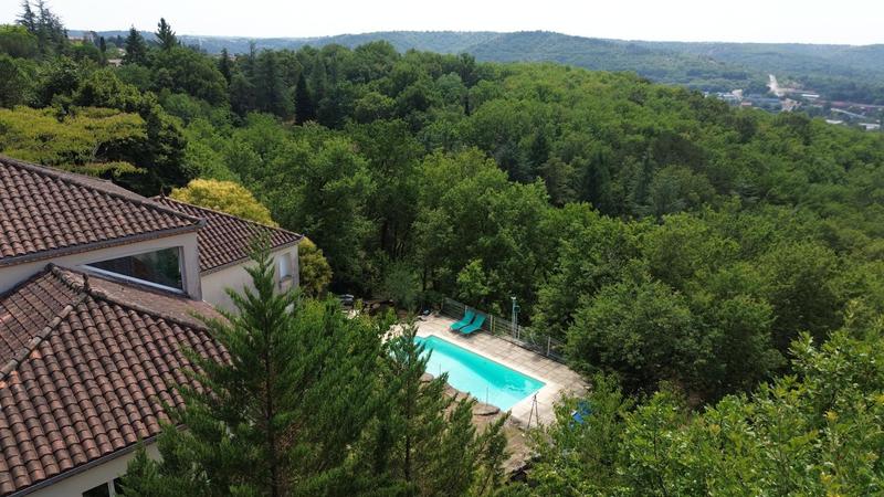 Maison - 170 m² - 8 pièces