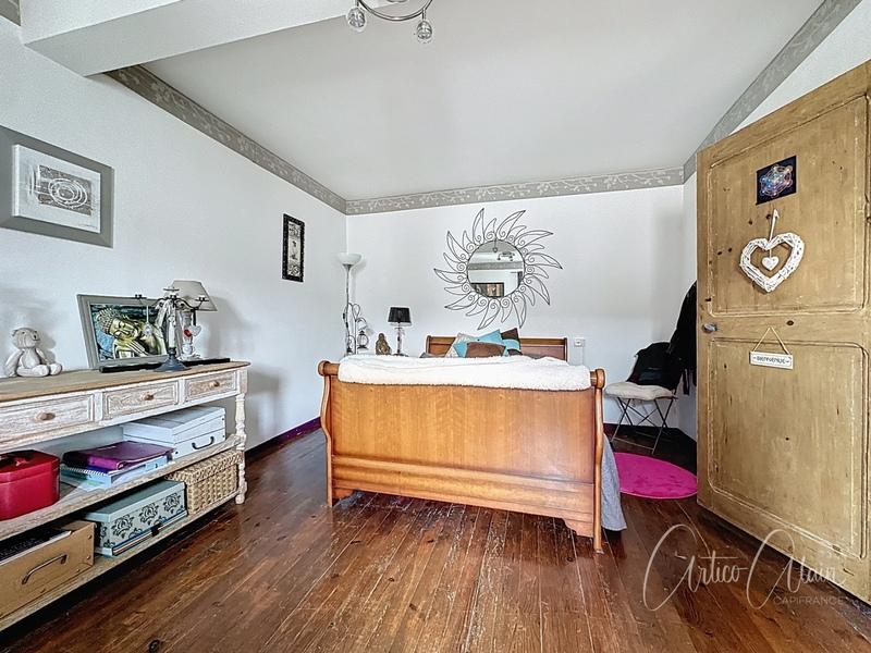 Maison - 253 m² - 8 pièces