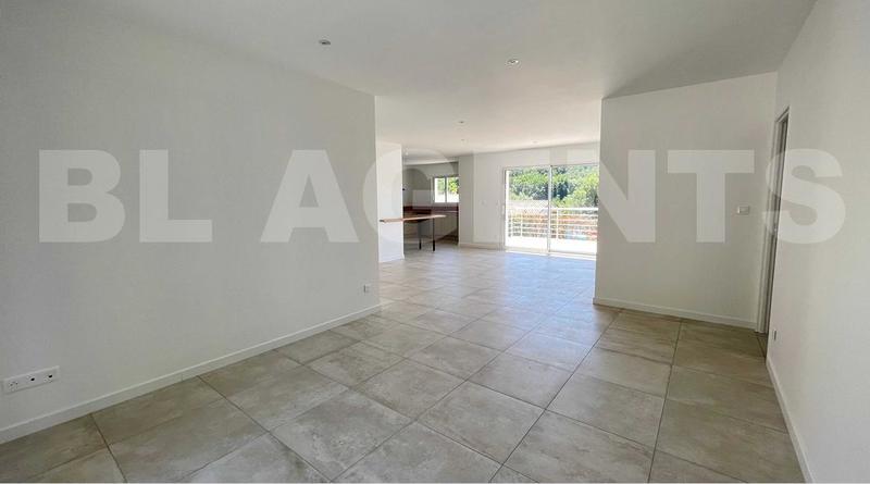 Maison traditionnelle - 114 m² - 6 pièces