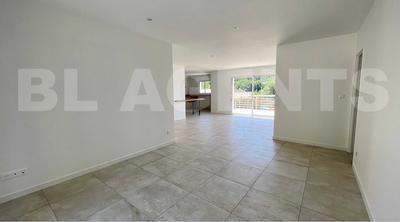 Maison traditionnelle - 114 m² - 6 pièces