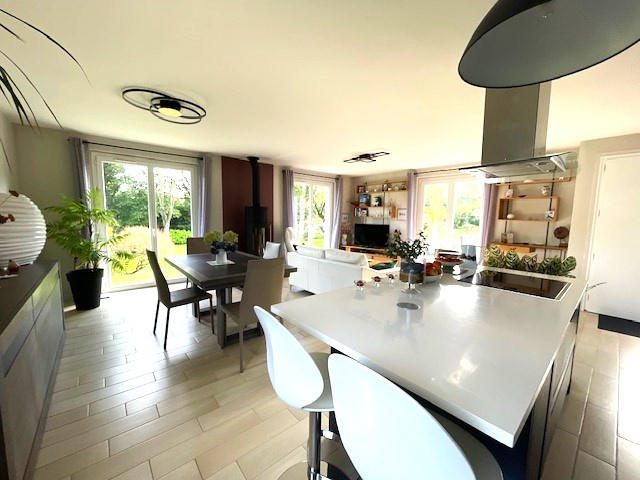 Maison - 120 m² - 6 pièces