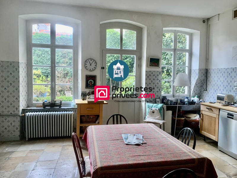 Maison - 367 m² - 10 pièces