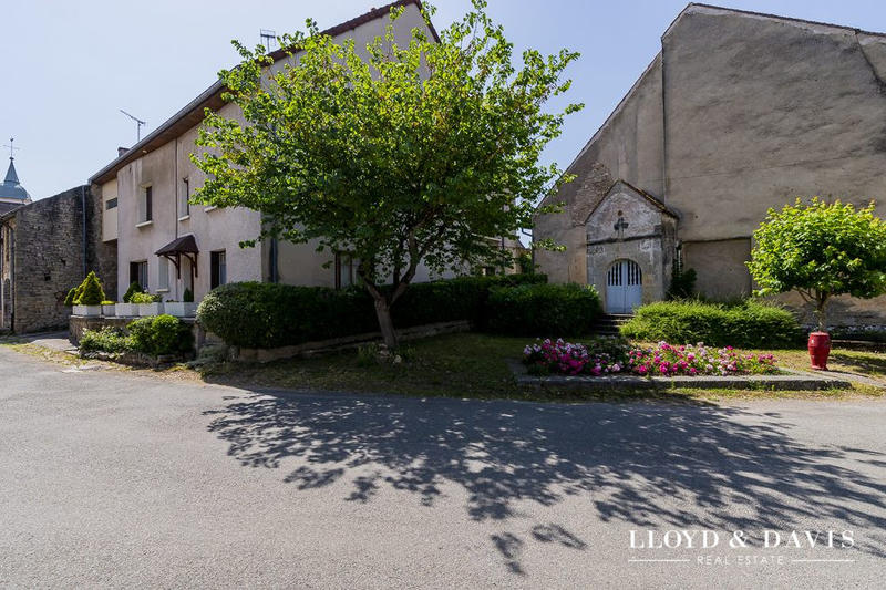 Maison - 230 m² - 13 pièces